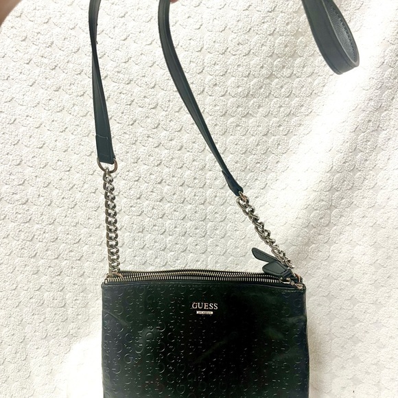 Black double zip cross body Guess purse gorgeous simple design soft material - Picture 2 of 6